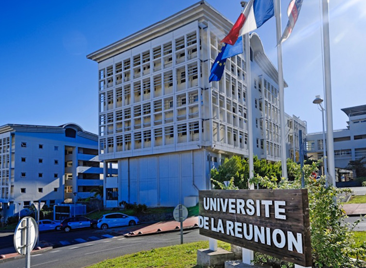 Etudier à l'Université de La Réunion Étudier à l'Université de La Réunion